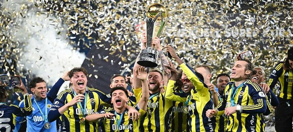 Fenerbahçe'den Galatasaray'a gönderi bombardımanı